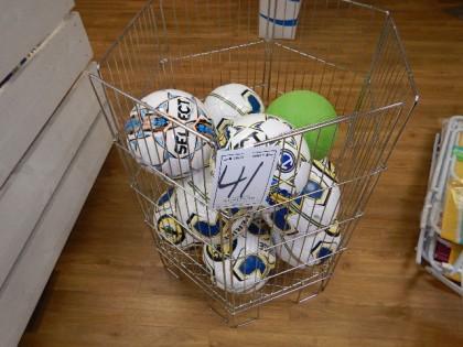 13:04 Ca 12 fotbollar,  2267-041