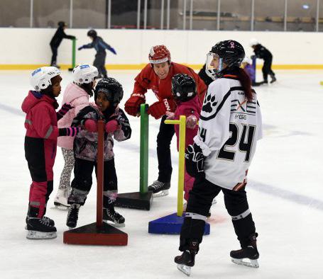 ÅTTANS SPÅRVAGN - FRÖLUNDA HC FRÖLUNDA HC Göteborg PROJEKTBESKRIVNING Åttans spårvagn är en del av Frölunda Indians program för samhällsengagemang.