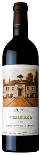 USA - L'Ecole No 41 L'Ecole Perigee Estate Seven Hills Vineyard Detta vin är ett av flaggskeppsvinerna hos L'Ecole. Här selekterar man druvorna endast från de äldsta och absolut bästa vinstockarna.