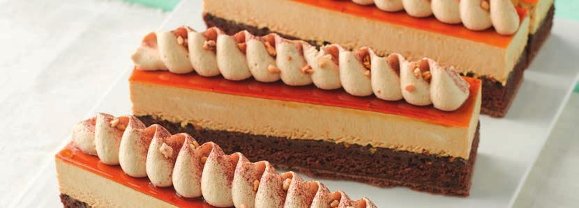SALT KARAMELL BROWNIE KAKA 1 plåt 60x20 cm, 15 bitar 400 g Mördeg choklad 1200 g Browniesmet 300 g Azabache (art.nr 70467) 60 g Hasselnötskrokant (art.