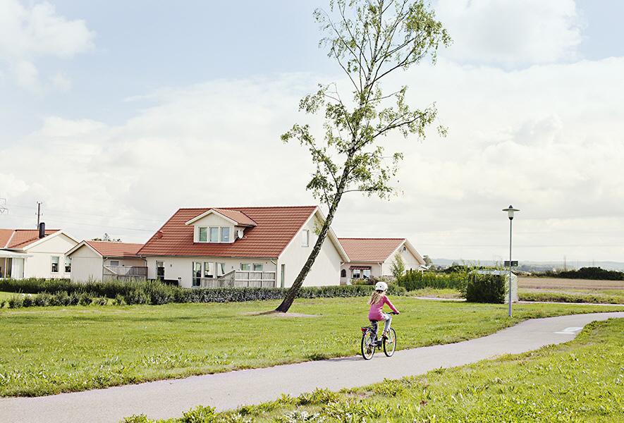 HYLLINGE Hyllinge är kommunens västligaste tätort och har 2262 invånare (2015). Samhället utvecklades i samband med kolbrytningsepoken som pågick mellan 1901-1928.