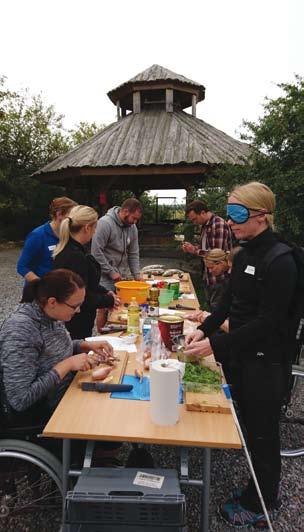 På kurs med Naturskolan Asköviken och Specialpedagogiska skolmyndigheten Kursdag två är avslutad och vi klurar på hur vi ska göra hemuppgift nummer två.