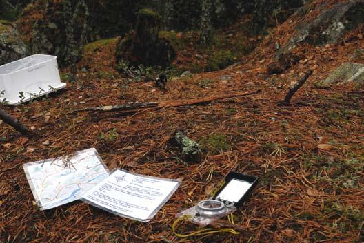 GPS o c h p r o b l e m l ö s n i n g f ö r årskurser 4-6 Tänk att få orientera sig genom skogen i lugnare takt än med snabb löpning, att hinna prata med och lyssna till varandra och till naturens