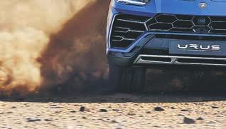 Efter statligt stöd blev italienarnas suv klar nu visas den i Stockholm Efter tio år av utveckling, och en del födslovärkar, hade Lamborghinis nya suv Urus Sverigepremiär den 2 mars på Fotografiska i