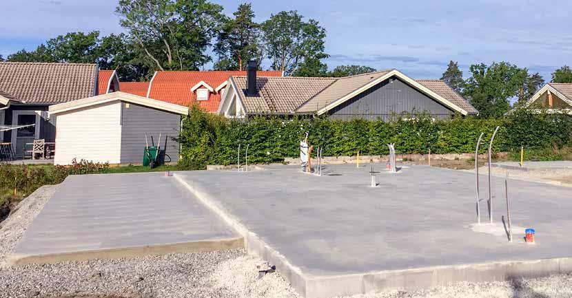 PLUS OCH MINUS med platta på mark som konstruktionsprincip: Enkel konstruktion Billig att anlägga Fungerar väl med korrekt dränering och isolering Installationer ej tillgängliga för underhåll Svårt