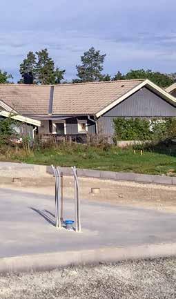 Det beror på att Isodränskivan ger en dubbelriktad uttorkning, som minskar sprickbildning i