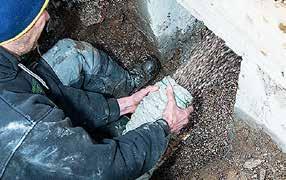 Krypgrund enligt ISODRÄNMETODEN Så här skapar du en varmgrund som håller sig torr: Rengör kryputrymmet från organiskt material som kan ge näring åt