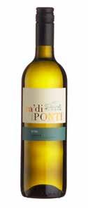 Toner av honung och citrus som rundas av med en frisk syra. CATARRATO Italien 75 ml Art. nr. 61226 44 9 /fla En mogen italienare med mycket plommon, körsbär och en svag ton av ekfat.