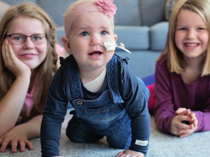 11 ENGAGERADE I SAMHÄLLET Hållbarhet handlar också om att engagera sig i samhället. Vi engagerar oss runt om i Sverige inom till exempel sport, omsorg och integration.