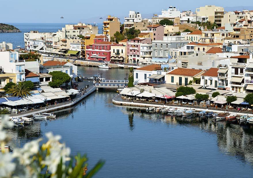 Theriso Söder om Chania. Vägen till byn går genom en ravin som också erbjuder fina vandringar, bland annat via Zourva till Meskla. Vandring Ge dig ut och upptäck Kretas natur till fots.