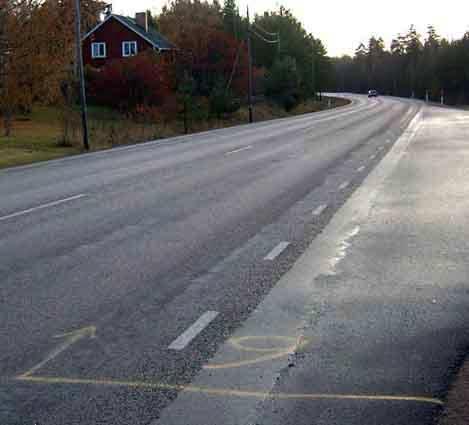 VTI meddelande 940 2003 Inverkan av spår i beläggningen på