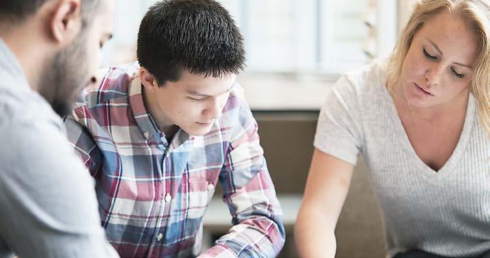 PERSONALVETAR- PROGRAMMET 180 HP INRIKTNING: ARBETSLIV & HÄLSA Under utbildningen behandlas teoretiska perspektiv och för hållanden som rör arbetets villkor och organisering, led ning samt