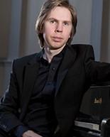 Jakob framträder regelbundet som orkestersolist i stora delar av världen och är som kammarmusiker en gärna sedd gäst bl.a. hos Chamber Music Society of Lincoln Center (CMS) i New York.