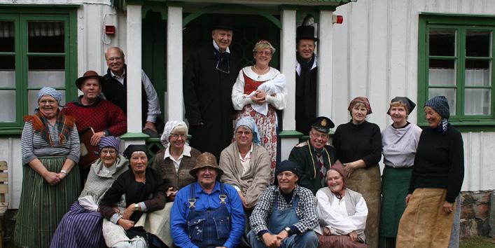 HEMBYGDSRESOR: Söndag 28 maj På alla turer serveras förmiddagsfika och lunch. På de tre längre turerna även eftermiddagsfika. På alla bussar finns lokala guider. 1.