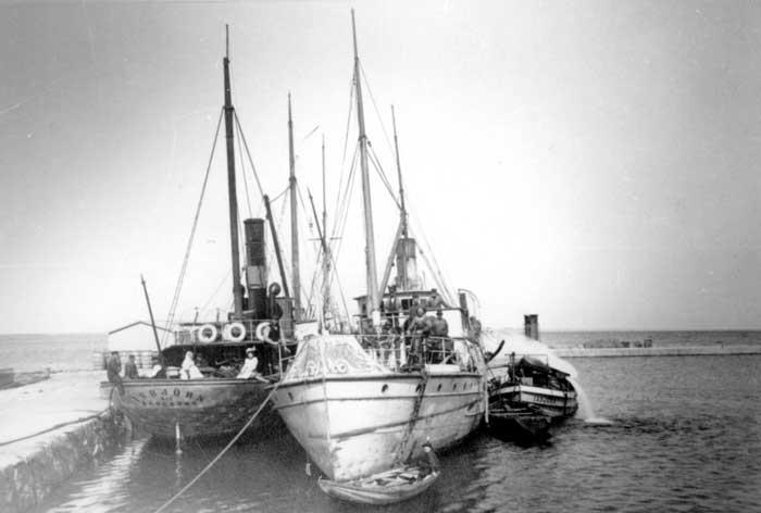 Ur Anders Engdahls samling http://www.tugboatlars.se S/S Trafik ingick även i de fartyg som deltog i arbetena kring bärgandet av ångaren Per Brahe 1918.