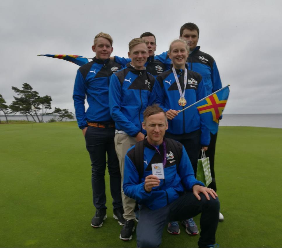 Proffsspelare Jonas Haglund Jonas Haglund spelar som professionell golfspelare och har i år spelat 12 tävlingar på Nordic Golf League (NGL) som är den högsta gemensamma touren för Finland, Danmark