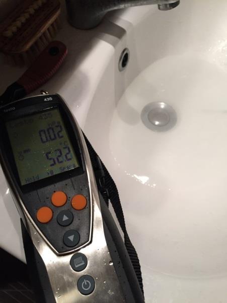 Vid långvarig tappning uppmättes temperaturen till 45 C.