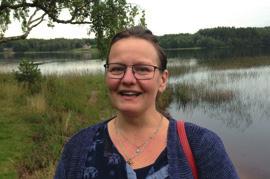 KATEKETISK PROFIL Aneta Larsen Skaraborgs katolska församling S:t Brynolf och S:ta Helena, Skövde Vad vill du förmedla till barn och ungdomar, Aneta?