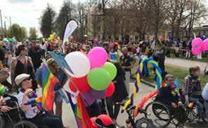 Alvesta. PRIDETÅG Deltagande med ekipage i årets pridetåg.