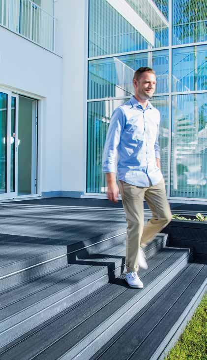 För snygga och slitstarka trappor, däck eller poolkanter Finns i alla UPM ProFi Deck 150-färger God friktion, både vått och torrt Hög stöttålighet UPM ProFi Deck 150, Stengrå/Seinäjoki, Finland UPM