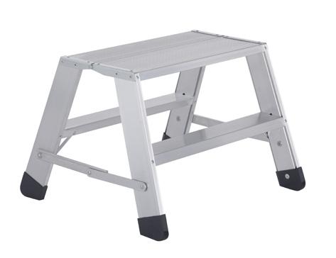 BOCKAR & PALLAR Bockar och pallar Arbetsbock bred Stabil arbetsbock i aluminium. Dubbla knäleder mellan steg och stödsida ger optimal stabilitet.