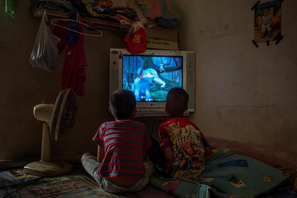 Omslagsfoto: Jonas Gratzer. Bildtext: Trots att Phyu Phyu Omslagsfoto: Jonas Gratzer. Bildtext: Trots att Phyu Phyu