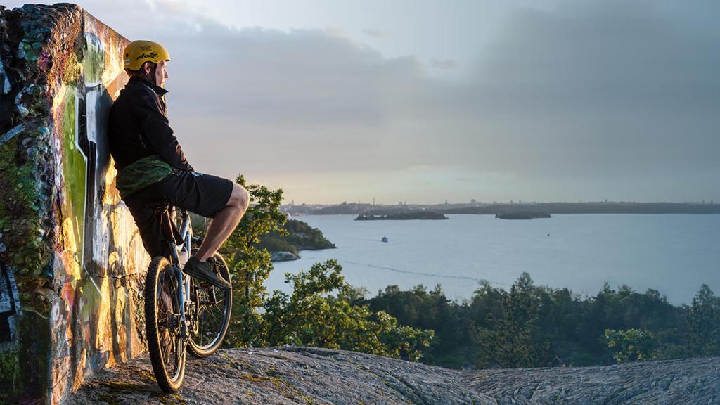 Se dig omkring! Det är fantastiskt vackert i Nacka. Hav, klippor, naturområden och dessutom nära centrala Stockholm.