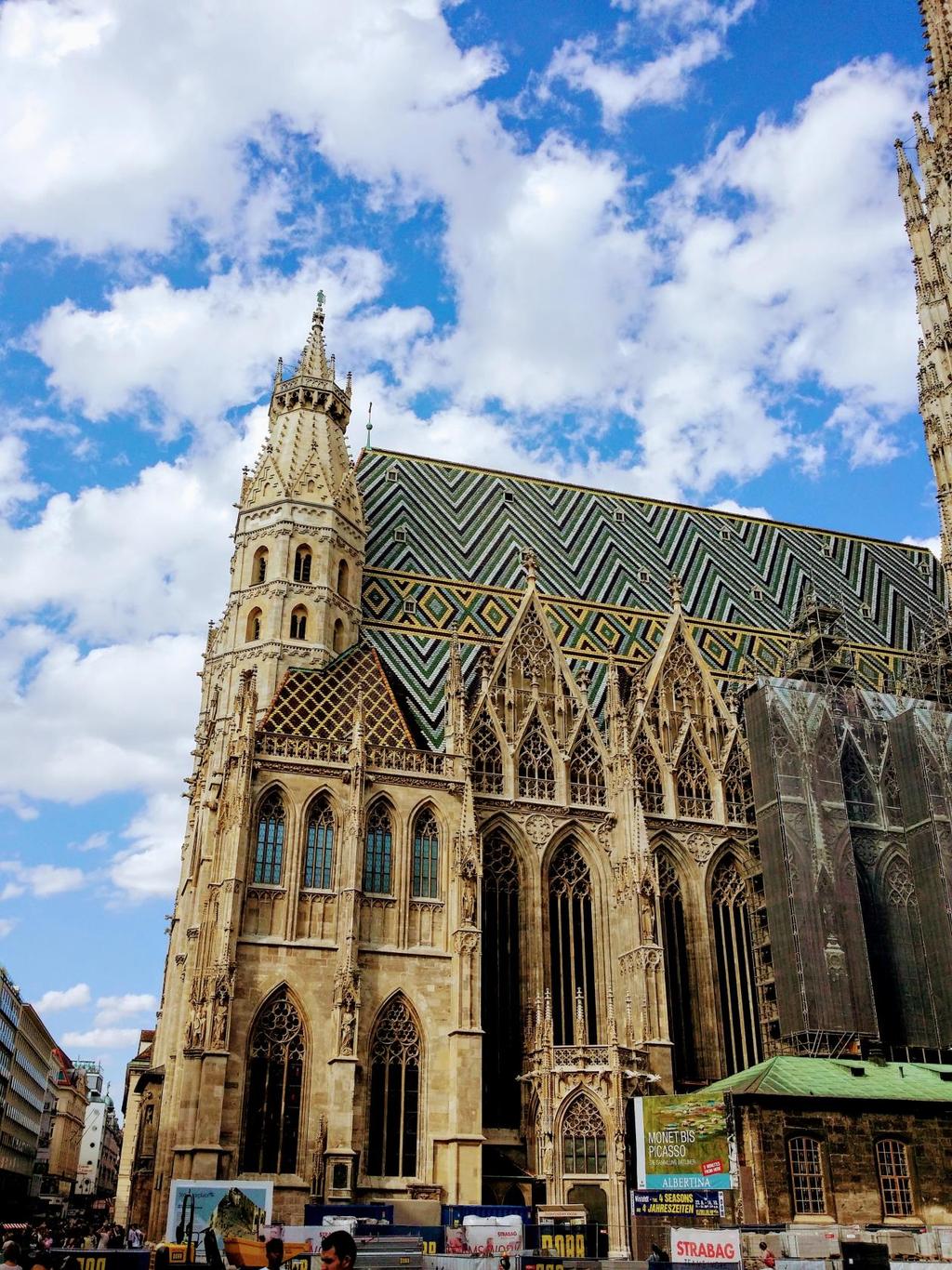 I Wien var allt i stor kontrast mod Budapest, med modern centralstation och stad.