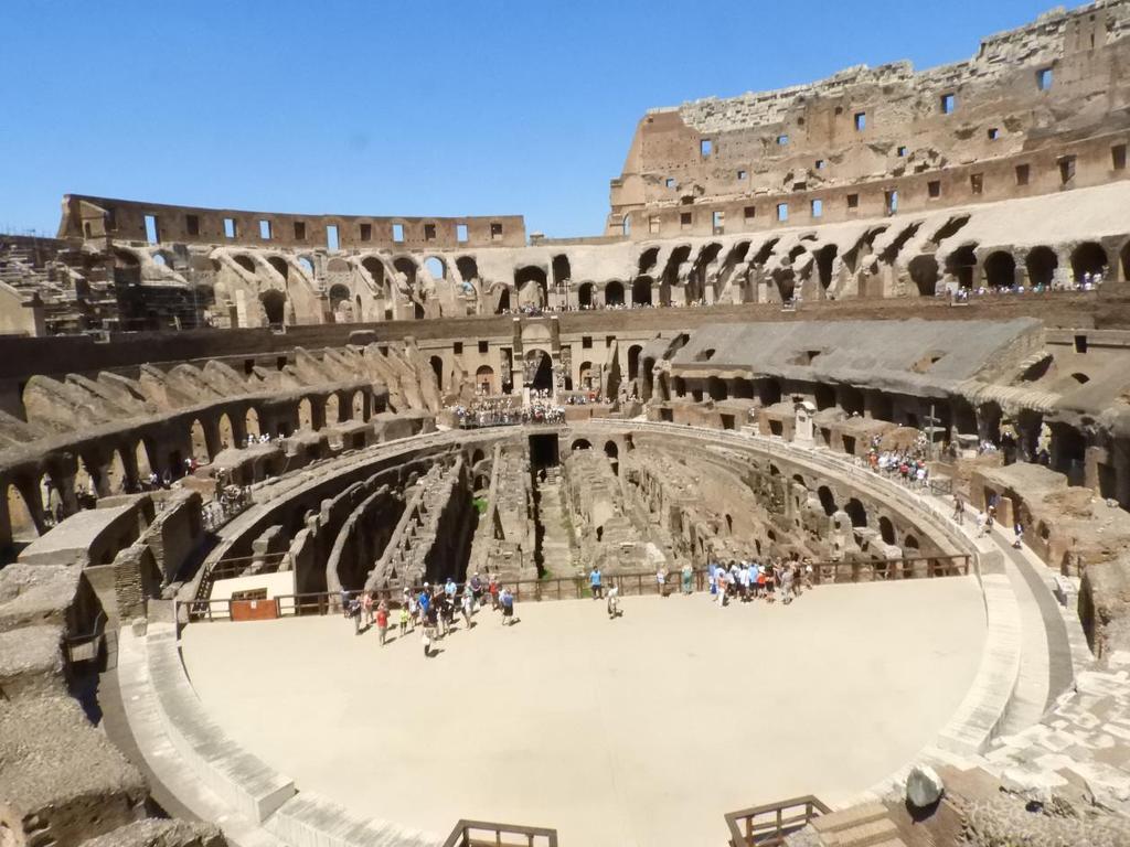 I entrén till Colosseum ingick även en biljett till ett närliggande Forum Romanum med mycket färre turister men massor av kultur att suga åt sig likt en svamp.