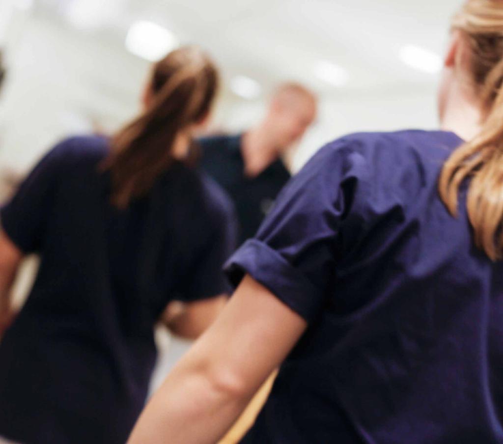 I vår studentenkät ställer vi varje år frågan huruvida våra studenter är nöjda med utbildningen. 98% svarar att de är nöjda eller mycket nöjda!