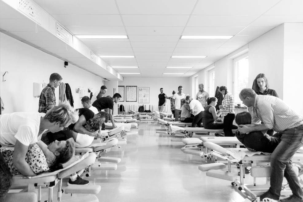 ÖPPET HUS STOCKHOLM PREPARANDKURS STOCKHOLM & OSLO Välkommen till Naprapathögskolan på öppet hus. Under besöket berättar vi om naprapatutbildningen och guidar dig i högskolans lokaler.