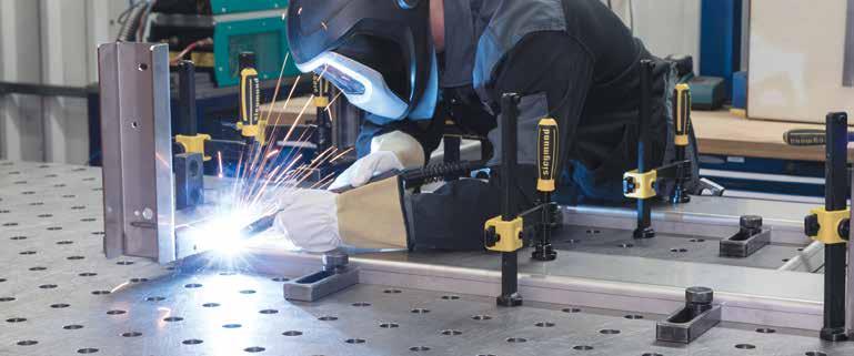 av en underkonstruktion ram för ett metallhölje