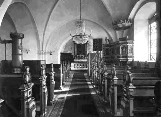 Maglehems kyrka Bänkar, pannrum och el bänkar med bänkkvartersgolv av trä i kyrkan. Nykyrkan (korsarmen i norr) anlades under 1760.