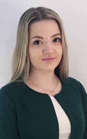 Namn: Julia Algotsson Ålder: 21 år Ort: Carlshem Civilekonomstudent, egen företagare, studier i skogsvetenskap, 8 års arbetserfarenhet inom handel.