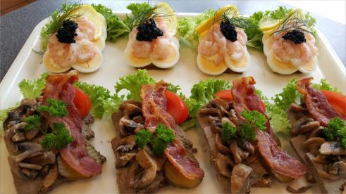 Dansk smörrebröd söm var du i Danmark DANSK SMÖRREBRÖD DANSKE HÅNDMADDER DANSKE PLATTER