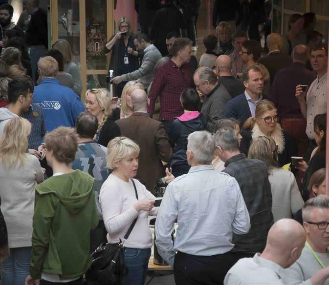 Personalförhållanden Under 2017 har sju arbetsskador rapporterats in till Arbetsmiljöverket. Det är fem färre än föregående år. Ingen av arbetsskadorna föranledde sjukskrivning.