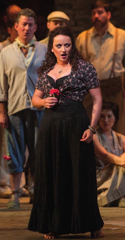 Säsongen inleds med Verdis otroligt älskade Aida. Sopranen Anna Netrebko sjunger sin första Aida på Met, med mezzosopran Anita Rachvelishvili som hennes skräckinjagande rival Amneris.