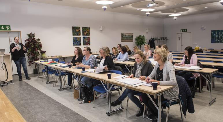 CAMPUS I SMÅLAND SAMARBETE FÖR HÖGRE UTBILDNING I NORRA KALMAR LÄN Inspirerande studiemiljö På våra respektive campus finns modern mötesteknik, anpassade lokaler och teknisk support.