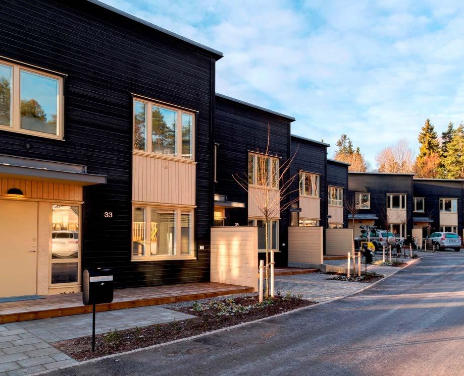 Delårsrapport Januari juni God marknadskontakt i säljstartade projekt Bostadsmarknaden var fortsatt avvaktande under perioden även om vi upplevde en något stabilare marknad under andra kvartalet.