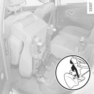 BAKSÄTETS FUNKTION (2/2) B När du monterar sidostolarna, kontrollera att bilbältesenheten hamnar inuti bilen.