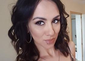 - Bojana NYANLÄNT FÖRETAGANDE TVÅ DELATAGRE BERÄTTAR För tre månader sen gick några elever en utbildning som kallades för snabbspår för entreprenör i Arboga.