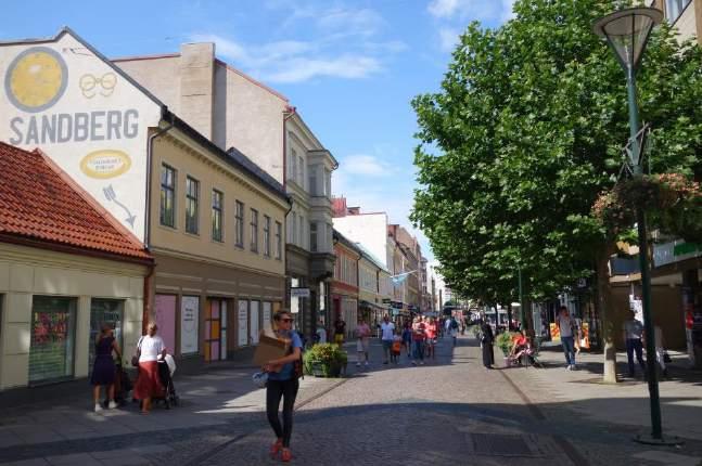 OSBY KOMMUN Människorna på en handelsplats En analys av det befintliga butiksutbudet på primära shoppingstråk ger en tydlig bild över hur konsumenten uppleveler platsen och utbudet.