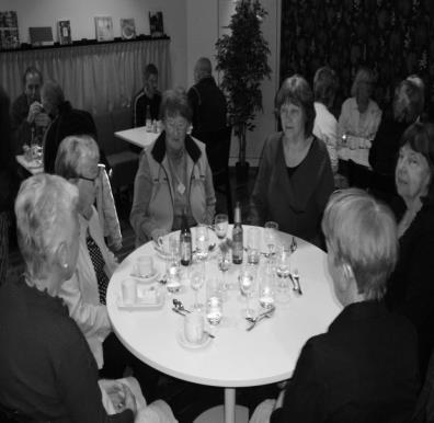 Kallhäll-Stäket: Anita/Thord Cedring 583 577 10 Siv Engstrand 583 554 97 Viksjö: Elisabeth Eklund 580 322 47 Anne Gångfeldt 580 390 74 Lena Lindgren 580 106 63 16 febr: 3-rätterslunch: