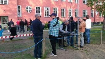 Avslutningen i våras Rune SM2EKA Några bilder från FURAs sedvanliga avslutning den 11 juni utanför klubblokalen. Bilder av Petter SA2PKA.