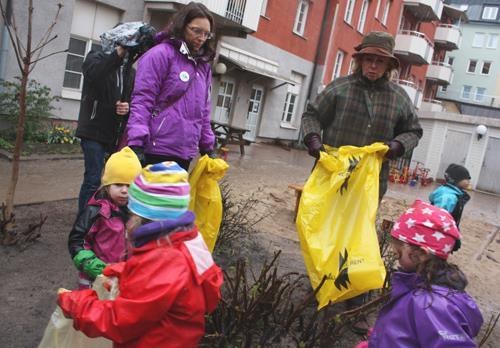 Sida 11 (15) för staden. De fordon som ska tömma stationerna och modulerna ska komma fram till platsen samtidigt som placeringen inte får störa den fina stadsmiljöbilden som finns.