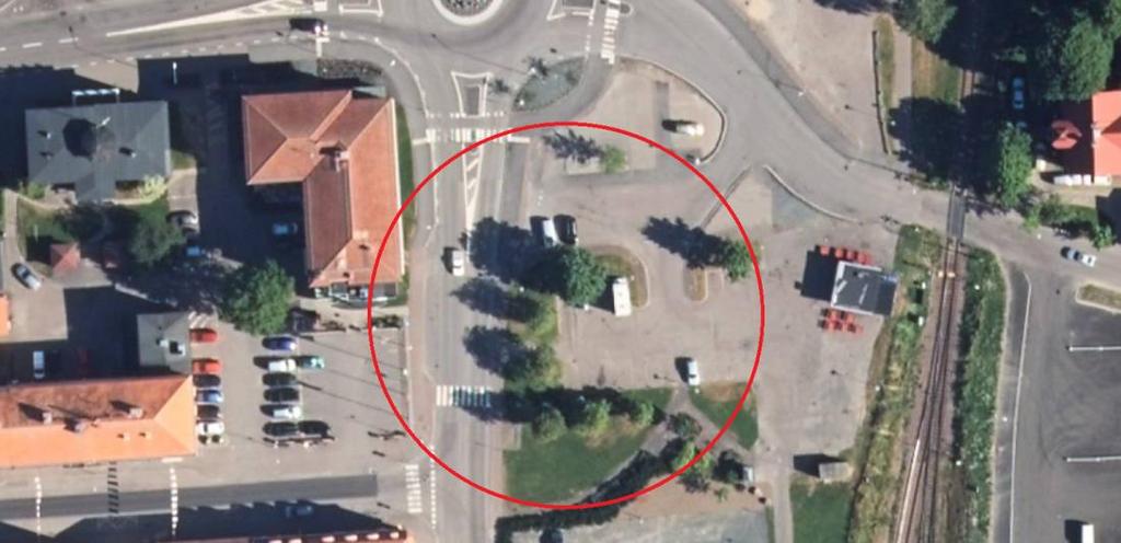 RAPPORT 4 Områdesbeskrivning 4.1 Allmänt Östra Torget är lokaliserat i de östra delarna av Sunne centrum. Området utgörs i nuläget av parkerings- och gräsytor.