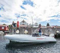 PIONER 17 FLEXI FART, KOMFORT OCH STOR ANVÄNDARVÄNLIGHET MED LÄCKER DESIGN Pioner 17 Flexi är konstruerad för den aktiva båtägaren.