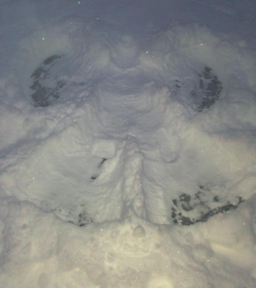 SKIDLÄGER. Snöängel, Rasmus Elmertoft och Vilgot Österlund river ost och Amanda Elmertoft och ett blåbär i Grönklitt.