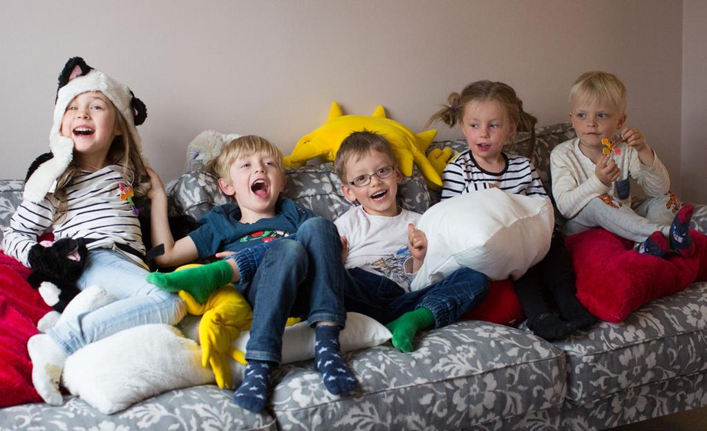 gruppstarter vecka 3/barn och ungdom Måndag Babycafé Maxiliv 09.30-11.30 KS 14.00-15.30 KS himlakören. För dig som är 6-13 år. Här får alla som tycker om att sjunga vara med.