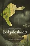 Film 3 DRAMA JORDGUBBSLANDET 15-årige Wojtek åker till Sverige från Polen med sina föräldrar för att plocka jordgubbar. De kommer till en gård på Listerlandet i Blekinge.